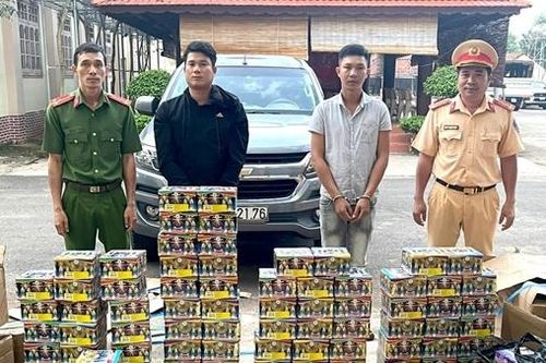 Bình Phước bắt 2 vụ vận chuyển trái phép pháo nổ