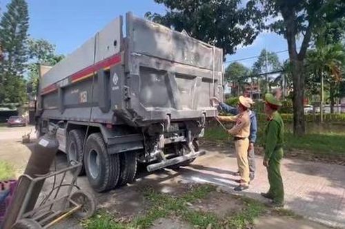 3 xe cơi nới tham gia lưu thông bị phạt gần 50 triệu đồng