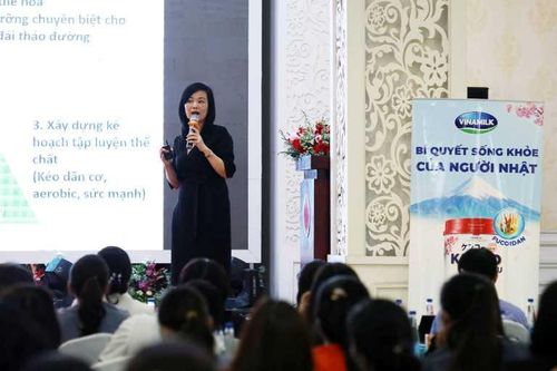 Điều dưỡng trưởng, nhân viên y tế miền Bắc tập huấn truyền thông sức khỏe về dinh dưỡng