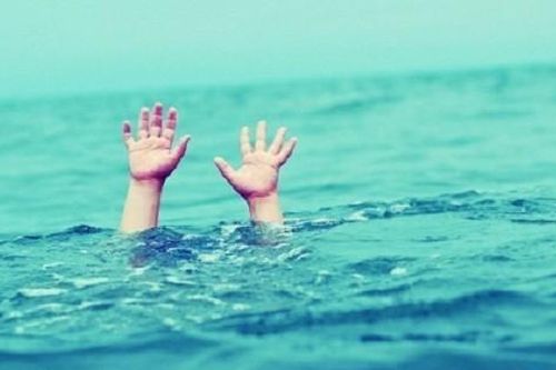 Bàng hoàng phát hiện thi thể 2 chị em ruột dưới ao cá