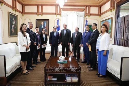 Đoàn đại biểu Đảng Cộng sản Việt Nam thăm và làm việc tại CH Dominicana