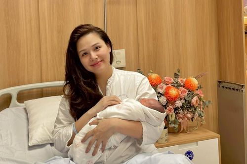 Phanh Lee hạ sinh quý tử cho chồng đại gia, còn tiết lộ một điều đặc biệt về em bé