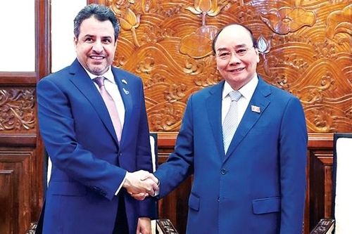 Chủ tịch Nước Nguyễn Xuân Phúc tiếp Đại sứ Các tiểu vương quốc Ảrập thống nhất