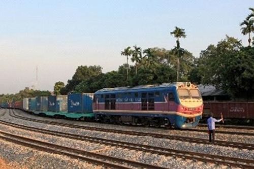 Cần xử lý nghiêm vi phạm an toàn đường sắt tại Nghệ An