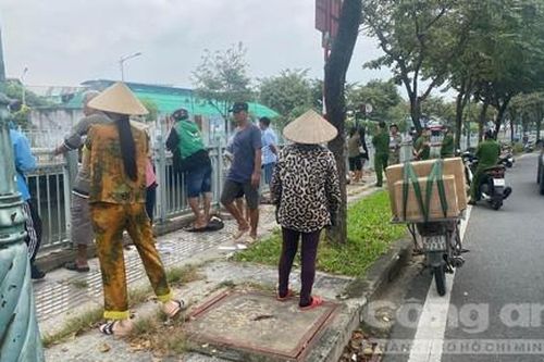Điều tra vụ thi thể người đàn ông dưới kênh Tân Hóa