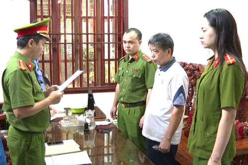 Bắt nguyên trưởng phòng TN&MT huyện ở Thanh Hóa