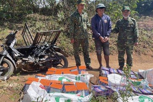 'Nóng' tình trạng vận chuyển pháo trái phép ở vùng biên Quảng Trị dù chưa đến Tết