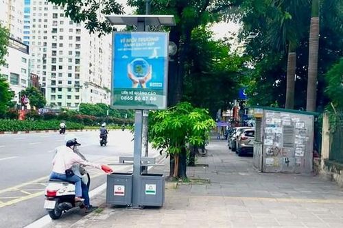 Người Hà Nội dần quen với thùng rác công nghệ