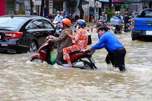 Nỗi lo triều cường, khô hạn và xâm nhập mặn
