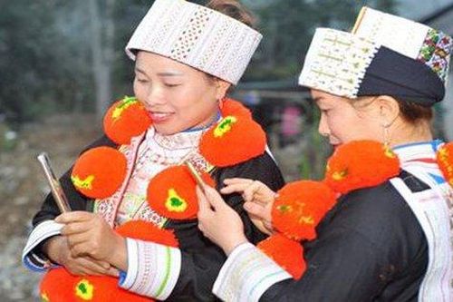 Hỗ trợ hộ nghèo, cận nghèo sử dụng dịch vụ viễn thông di động, truy nhập Internet băng rộng