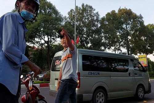 Hành hung phóng viên, tài xế xe khách bị phạt 6,5 triệu đồng