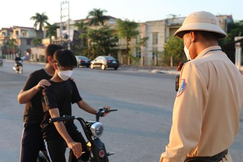 'Báo động đỏ' học sinh vi phạm Luật Giao thông đường bộ tại Bắc Giang