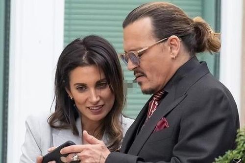 Depp chấm dứt mối quan hệ với nữ luật sư