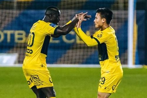 Trụ cột Pau FC tiết lộ điều bất ngờ về Quang Hải sau 4 tháng ở Pháp
