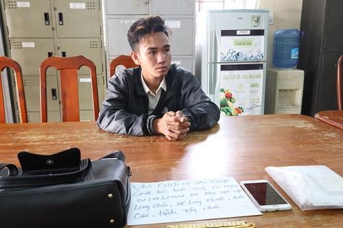 Cướp giật vàng đem đi bán, thanh niên 'ngã ngửa' trước câu trả lời của chủ tiệm