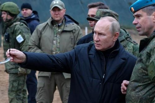 Tổng thống Putin nêu lý do sơ tán khẩn cấp dân thường khỏi Kherson