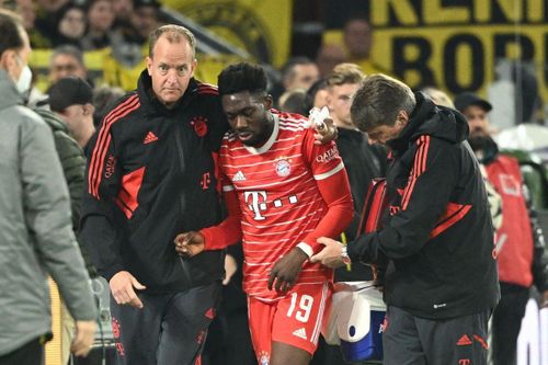 Bayern chịu tổn thất khi trở lại dẫn đầu Bundesliga