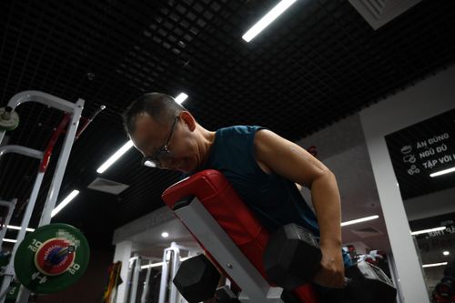 Làm việc tại văn phòng 12 giờ/ngày vẫn giảm được hơn 20 kg