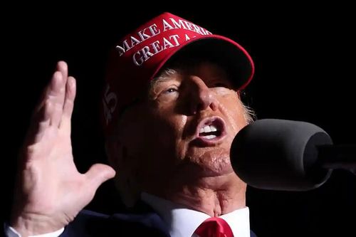 Ông Trump tăng tốc trong cuộc đua tranh cử ứng viên tổng thống
