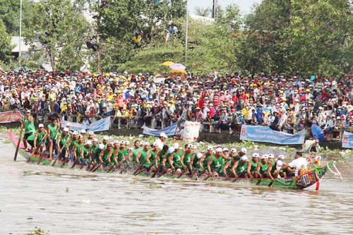 54 ghe ngo tham gia giải đua Oóc Om Bóc