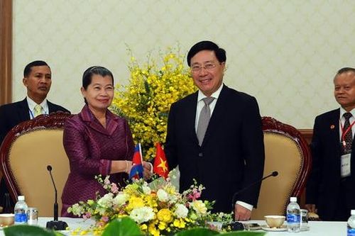 'Cảm ơn Việt Nam khám chữa bệnh cho người dân Campuchia với mức phí như người Việt Nam'