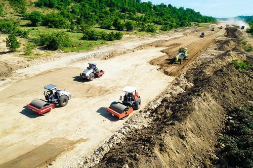 Phấn đấu đưa cao tốc Cam Lâm-Vĩnh Hảo 'về đích' trước ba tháng