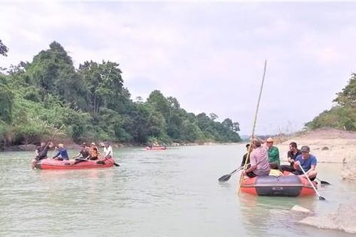 Tìm thấy thi thể nam tài xế mất tích dưới sông Sêrêpốk