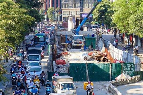 Ngổn ngang 2 dự án giao thông trọng điểm của Hà Nội 'thất hứa' tiến độ