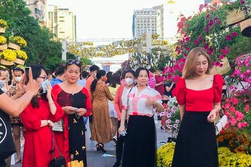 Tin 6/11: Tự điều khiển phương tiện, 2 trẻ gặp tai nạn nguy kịch; đường hoa Nguyễn Huệ Tết Quý Mão 2023 ở TP.HCM được tổ chức như thế nào?