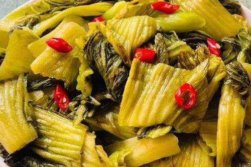 5 nhóm người được khuyến cáo không ăn dưa muối để giữ an toàn cho sức khỏe