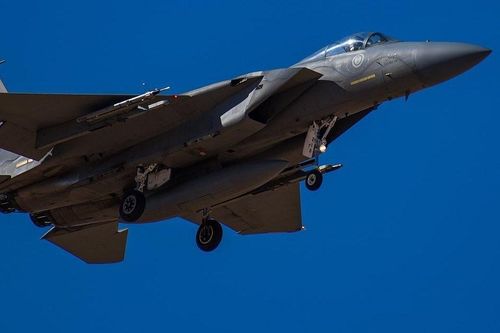 Chiến đấu cơ F-15S lao xuống đất, phi công bật ghế phóng thoát hiểm
