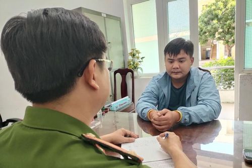 Dẫn bạn gái bỏ trốn sau khi gây án