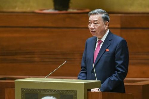 Bộ trưởng Bộ Công an: Sớm bổ sung thông tin 'nơi sinh' vào hộ chiếu mới