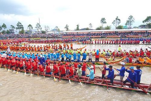 Sôi nổi Giải đua ghe Ngo Sóc Trăng năm 2022