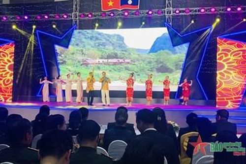 Bế mạc Hội chợ triển lãm 'Chào mừng năm đoàn kết hữu nghị Việt Nam-Lào 2022'