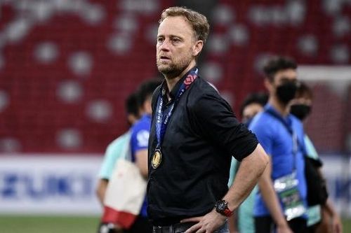 Bóng đá Thái Lan rơi vào cảnh nợ nần trước thềm AFF Cup