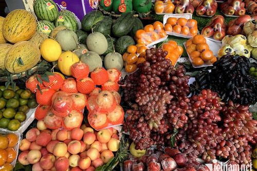 'Bóc giá' trái cây Trung Quốc tại chợ đầu mối