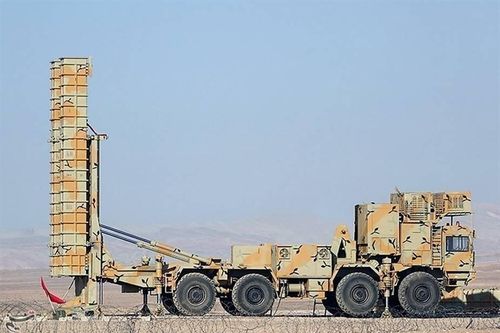 Iran ra mắt hệ thống tên lửa đất đối không có tầm bắn hơn 300 km