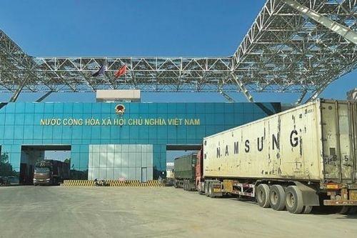 Thương mại – dịch vụ trên đà tăng tốc