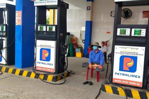 Ngân hàng Nhà nước yêu cầu các ngân hàng đáp ứng vốn cho doanh nghiệp đầu mối xăng dầu
