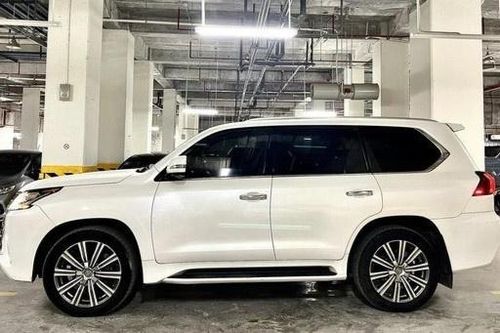 Công an Thái Bình bán đấu giá 2 xe Lexus 570 'vô chủ'
