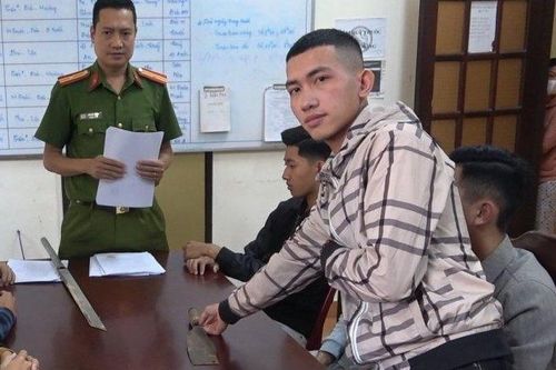 Tạm giam 3 thanh niên chém người trọng thương