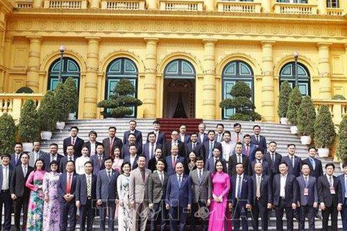 Chủ tịch nước Nguyễn Xuân Phúc gặp mặt các doanh nhân trẻ Việt Nam tiêu biểu năm 2022
