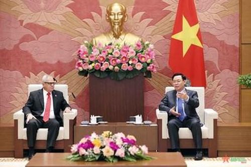 Chủ tịch Quốc hội Vương Đình Huệ tiếp Tổng thư ký Quốc hội và Hội đồng Nhà nước Cuba