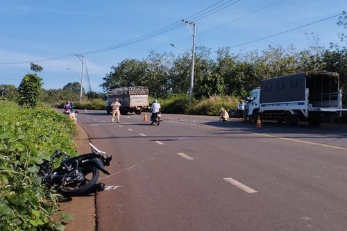 Bình Phước: Tông vào xe tải, thiếu niên tử vong tại chỗ