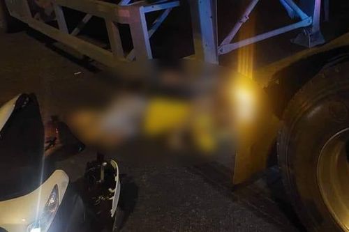 TP Hồ Chí Minh: Hai thanh niên tử vong sau va chạm với xe container