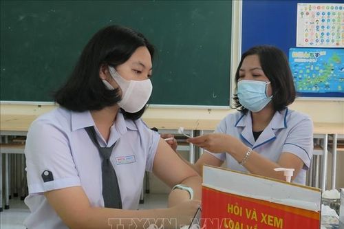 Nỗ lực nâng cao tỷ lệ bao phủ vaccine phòng COVID-19 ở trẻ em