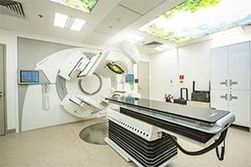 Hành trình giành lấy sự sống cho cậu bé 17 tuổi bị ung thư máu