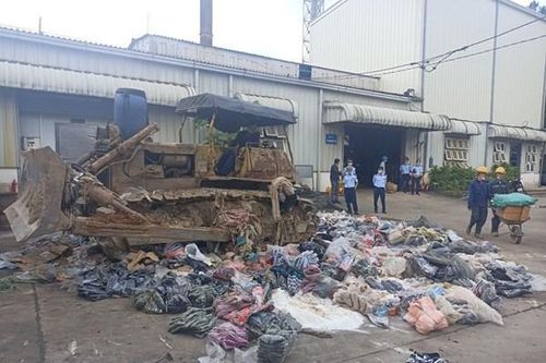 Giám sát tiêu hủy tang vật vi phạm hành chính trị giá trên 2,5 tỷ đồng