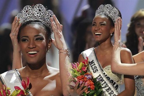 Miss Universe 2011 Leila Lopes trả lời lại câu hỏi 11 năm trước về ngoại hình: Ông Nawat chắc hơi 'nhột'